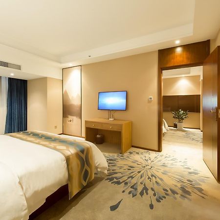 Manhatton Hotel Guilin North Railway Station Екстериор снимка