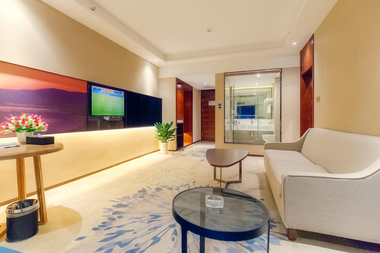 Manhatton Hotel Guilin North Railway Station Екстериор снимка