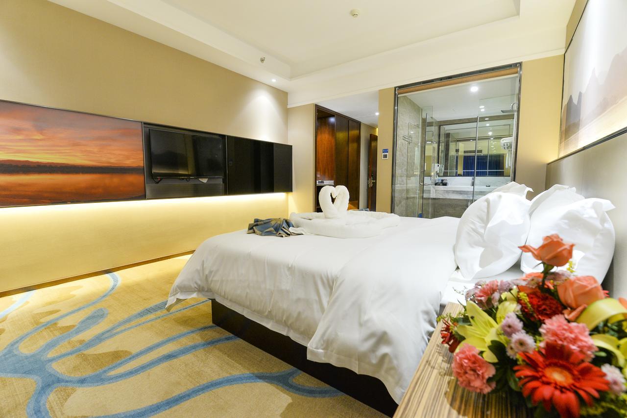 Manhatton Hotel Guilin North Railway Station Екстериор снимка