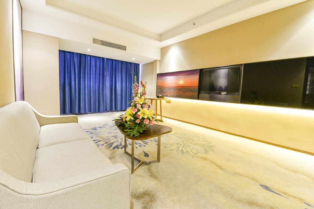 Manhatton Hotel Guilin North Railway Station Екстериор снимка