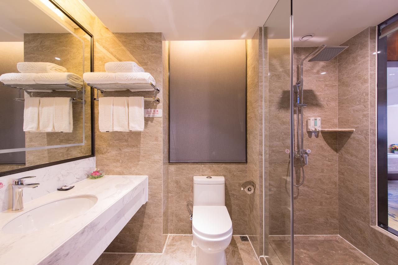Manhatton Hotel Guilin North Railway Station Екстериор снимка