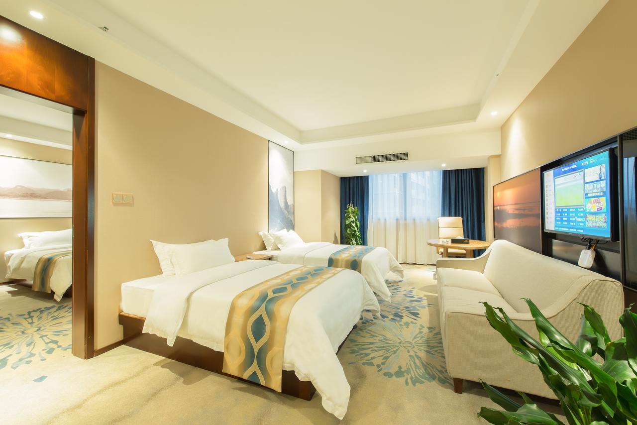 Manhatton Hotel Guilin North Railway Station Екстериор снимка